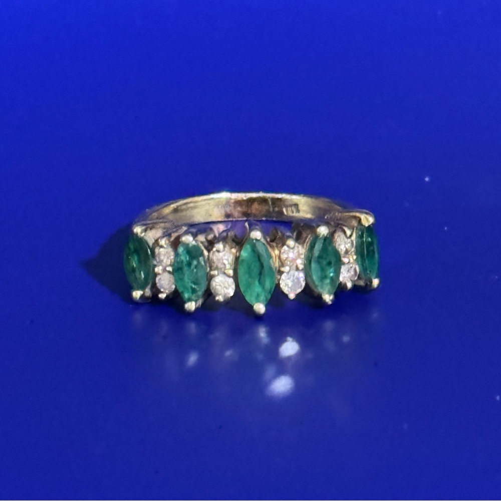 Vintage Ring Emerald and Natural Diamond Ring 14k Sz 7